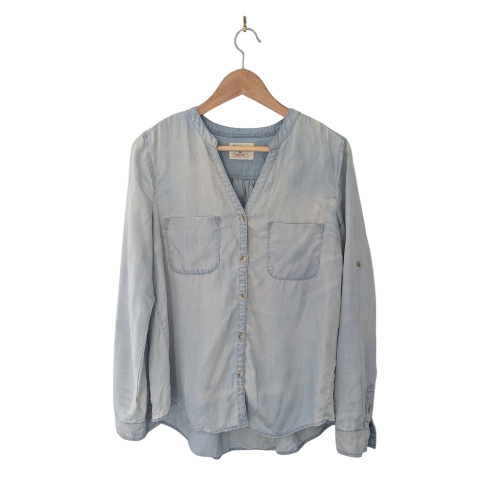 Holding Horses Anthropologie chambray shirt (XS)